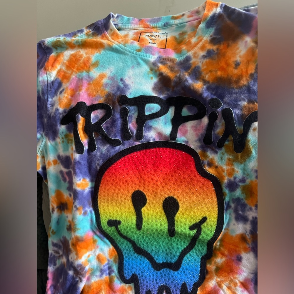 Rue21 TRIPPIN 🍄 t-shirt size small